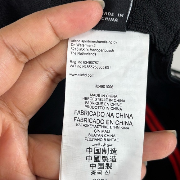 Formula 1 F1 Grand Prix Logo Baseball Cap Black Cap with Red Logo - Picture 13 of 15